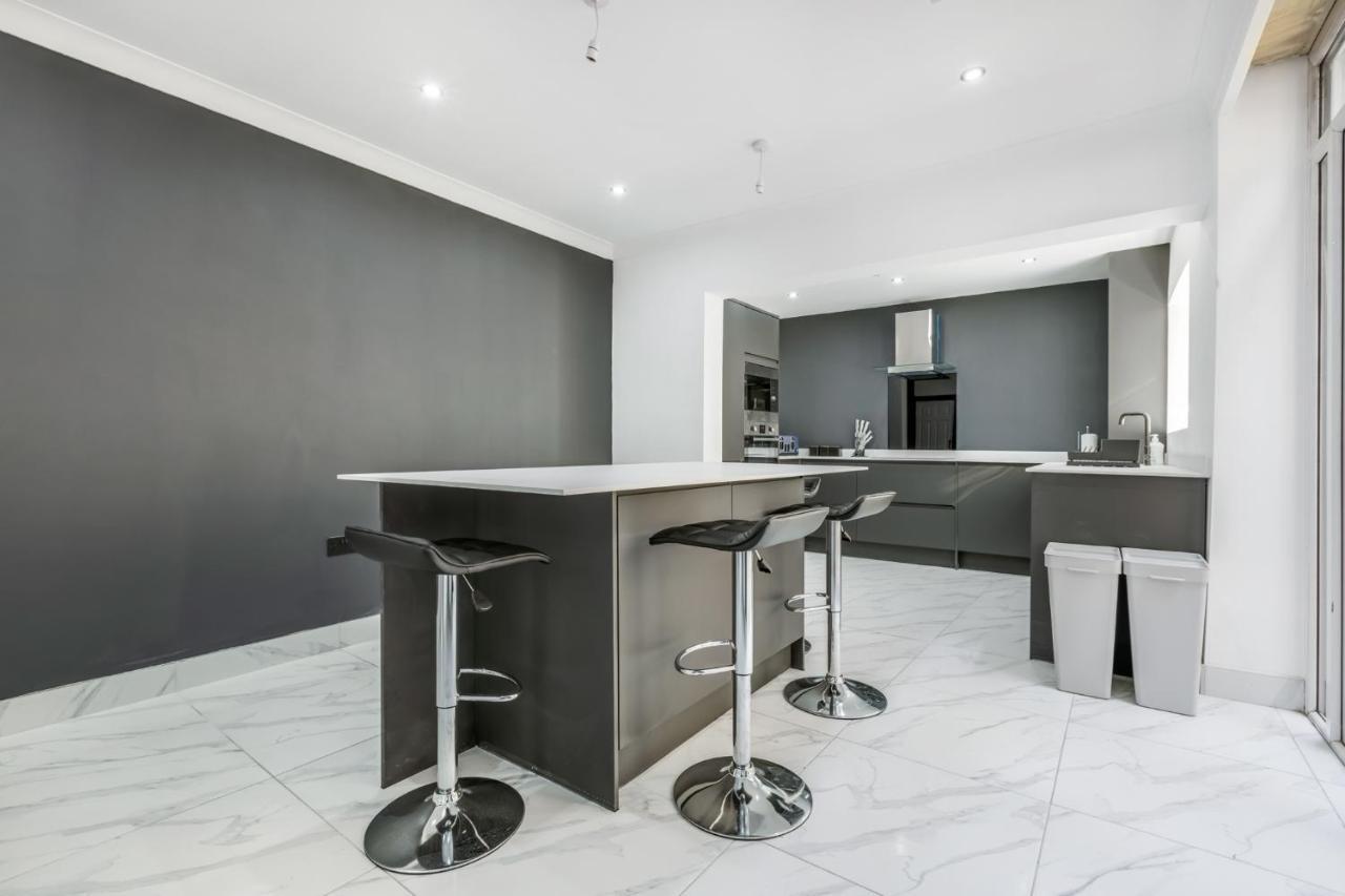 Apartment Crystal Towers Sasco *