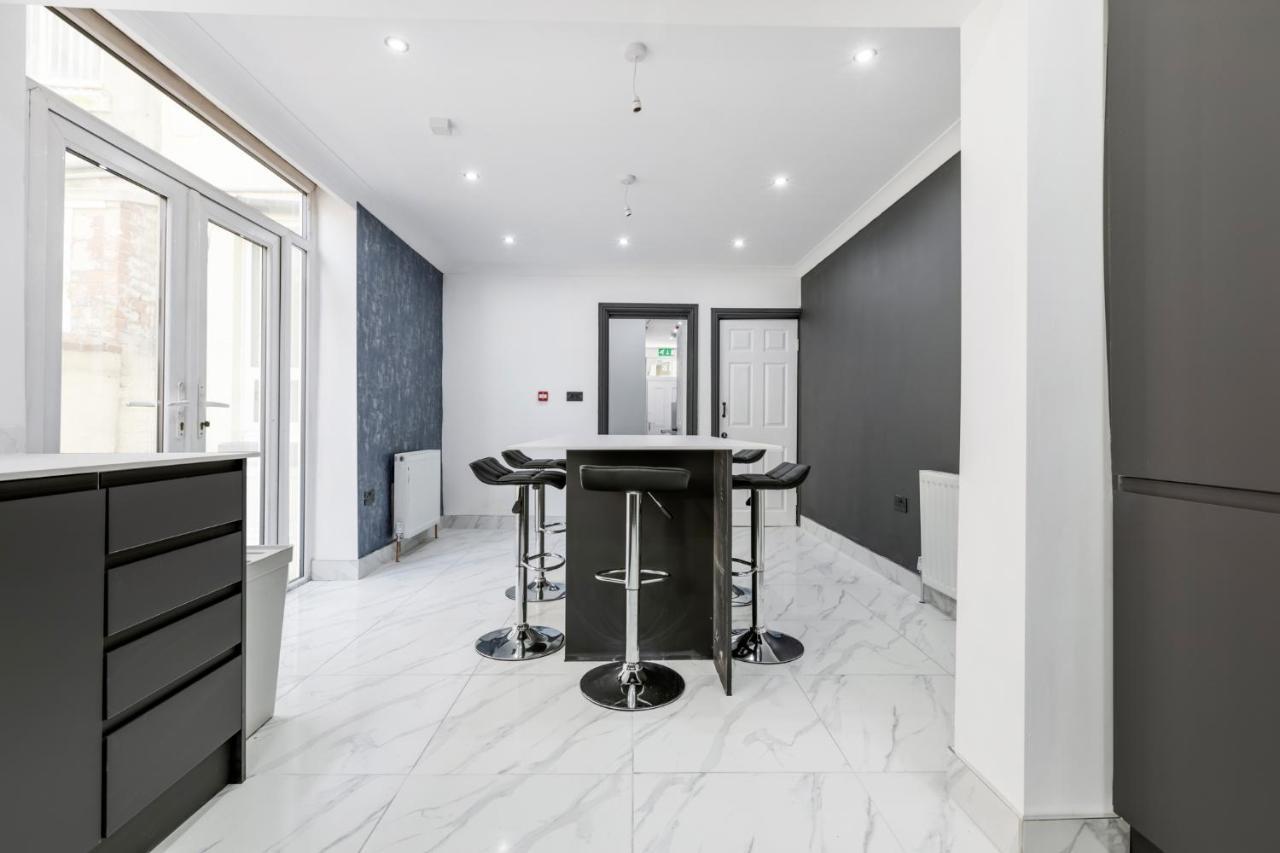 Apartment Crystal Towers Sasco *